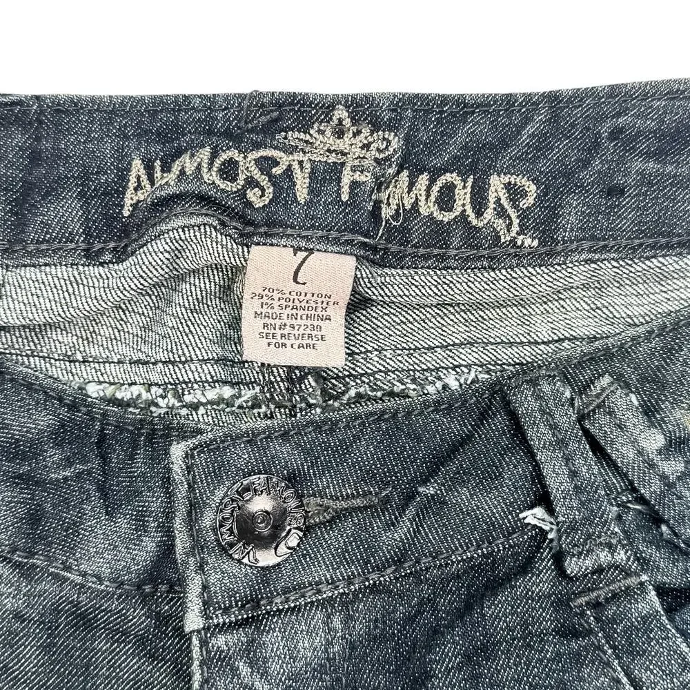 Almost Famous Women's Dark Wash Skinny Jeans - Size 7